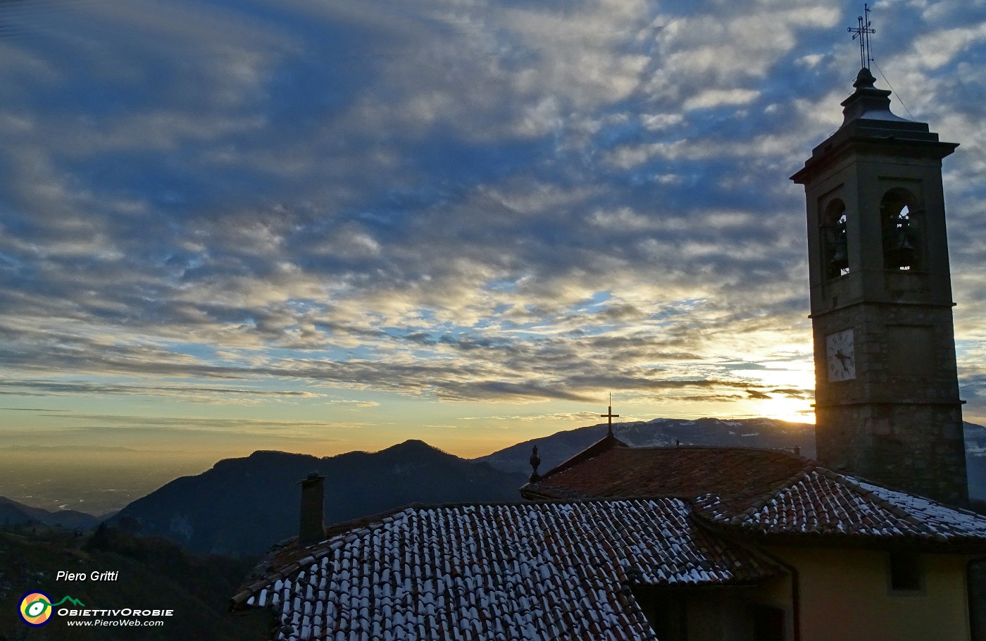 96 Alla Chiesa di Catremerio con tramonto in Linzone.JPG -                                